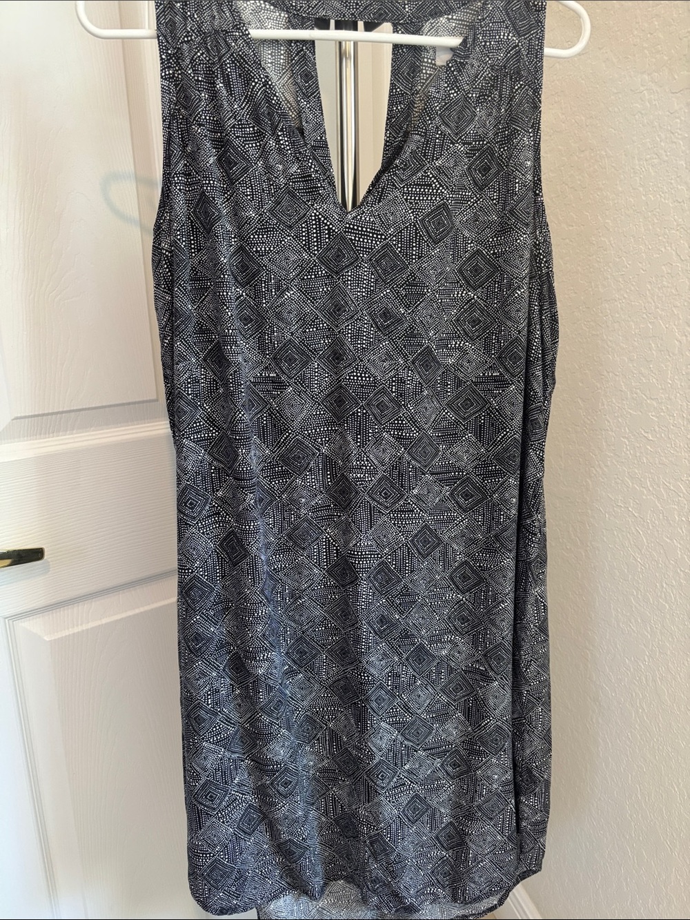 Old Navy Black & White Geometric Shift Dress